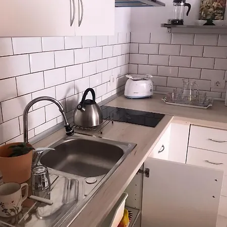 Terrasse. Wintersonne. Zentral. Gemuetlich. Einfach דירה *